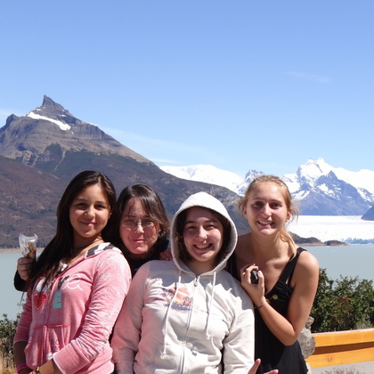 Mit meiner Gastmama und zwei meiner Geschwister bei einem Ausflug zum Riesengletscher bei Calafate in Argentinien.
