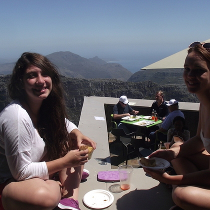 Mit meiner Gastschwester am berühmten Tafelberg: er gehört zu den meistbesuchten Attraktionen Südafrikas.