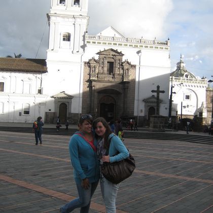 Hier habe ich mit einer Freundin Quito, die Hauptstadt Ecuadors, die auf fast 3000 Metern liegt und von mehreren aktiven Vulkanen umgeben ist, besucht.
